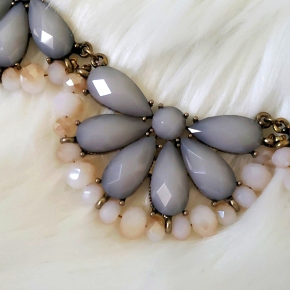 Handcrafted rhinestone & bead necklace set - Picture 3 of 8